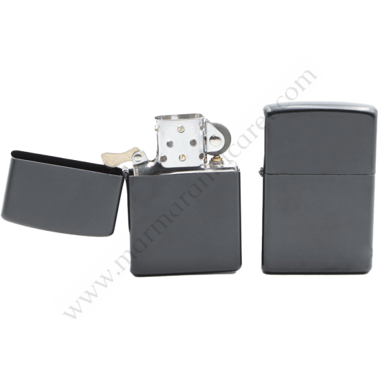 Sade Siyah Renk Zippo Çakmağı Sade Siyah Renk Zippo Çakmağı
