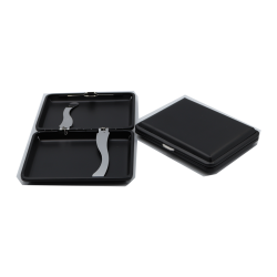 Siyah Kalın Metal Tabakası